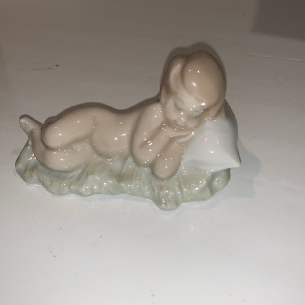 Lladro Figurine of Sleeping Baby on Pillow